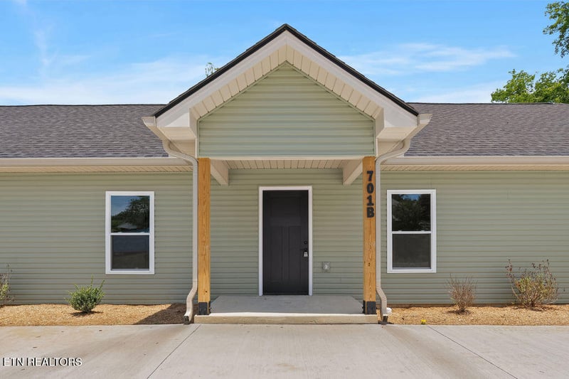701 N F St, Lenoir City, TN 37771