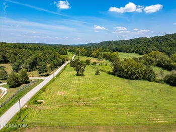 701 Paint Rock Valley Rd, Philadelphia, TN 37846