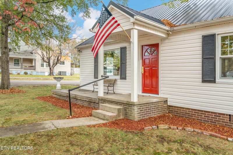 701 Pennsylvania Ave, Etowah, TN 37331