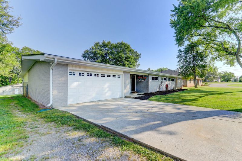 701 W Beaver Creek Dr, Powell, TN 37849