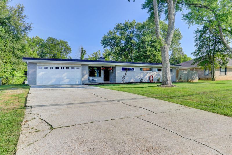 701 W Beaver Creek Dr, Powell, TN 37849