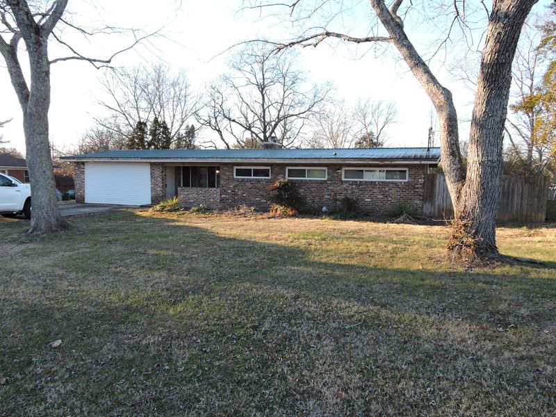 701 W West Beaver Creek Dr, Powell, TN 37849