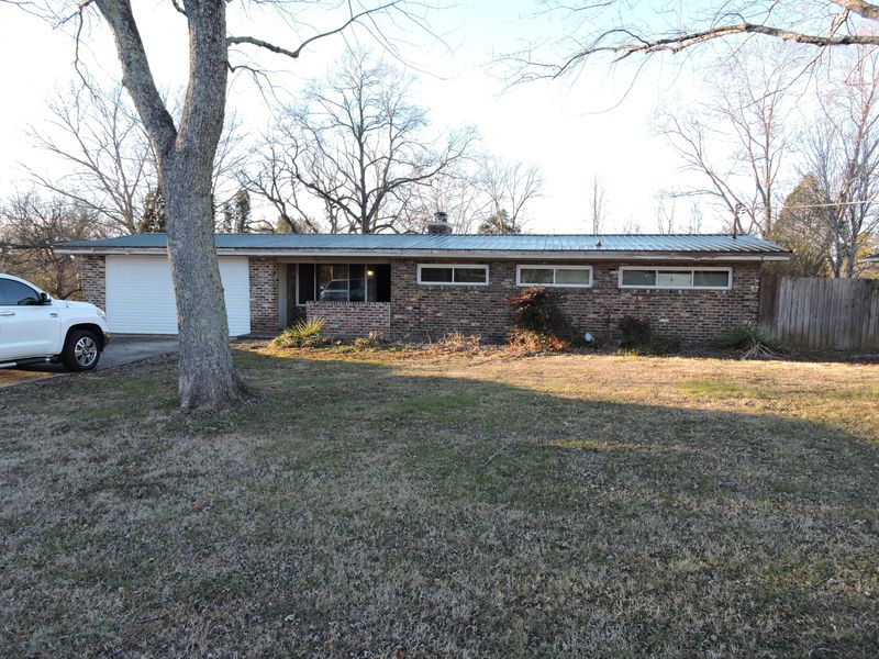 701 W West Beaver Creek Dr, Powell, TN 37849