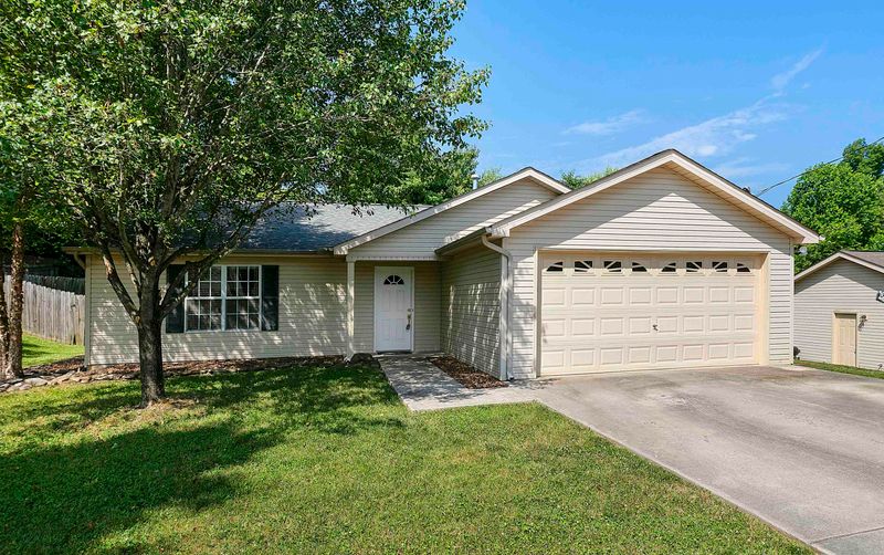 7011 Eddie Kimbell Ln, Powell, TN 37849