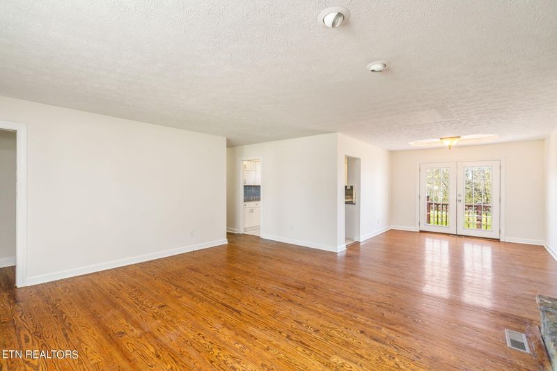 7013 Wright Rd, Knoxville, TN 37931