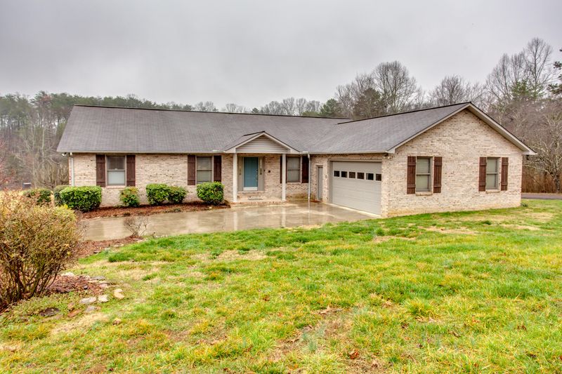 7014 Stair Dr, Corryton, TN 37721