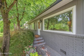 7017 Kinzalow Dr, Knoxville, TN 37909
