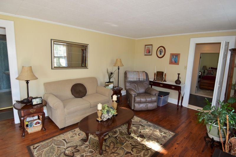 7017 Ridgeview Rd, Corryton, TN 37721