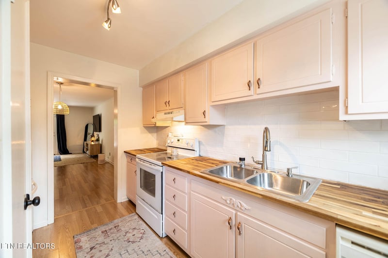 7019 Traditional Dr, Knoxville, TN 37909