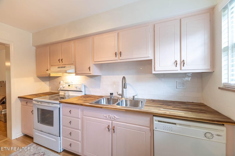 7019 Traditional Dr, Knoxville, TN 37909