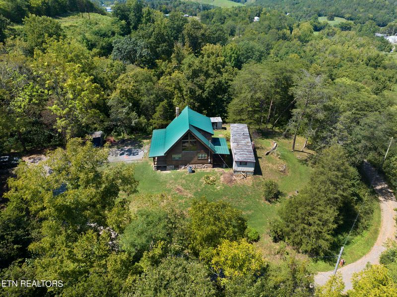 702 Apache Trail Way, Sevierville, TN 37876