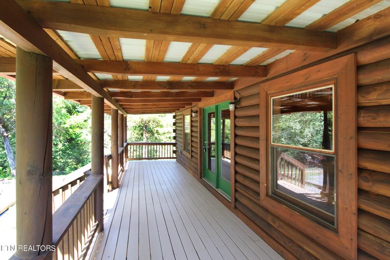 702 Apache Trail Way, Sevierville, TN 37876