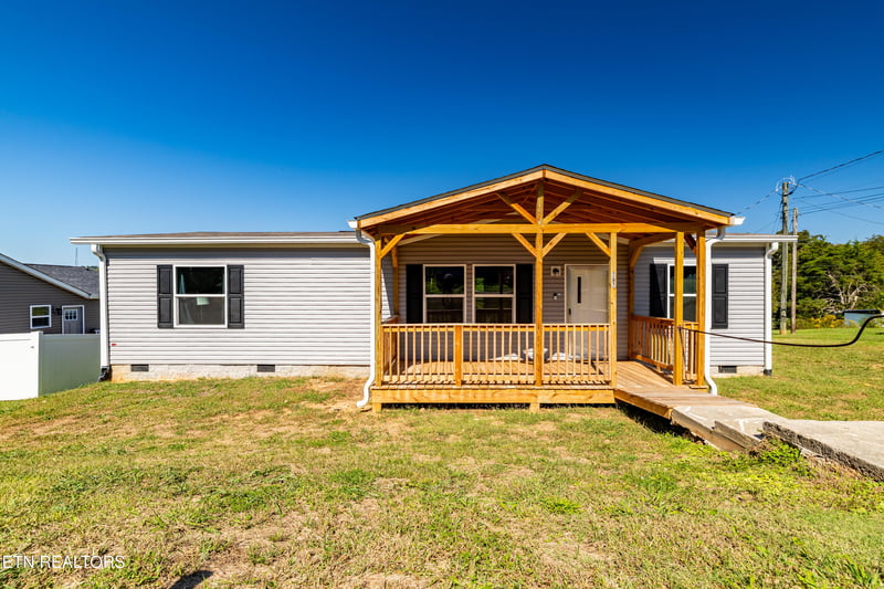 702 Childress Ave, Sweetwater, TN 37874