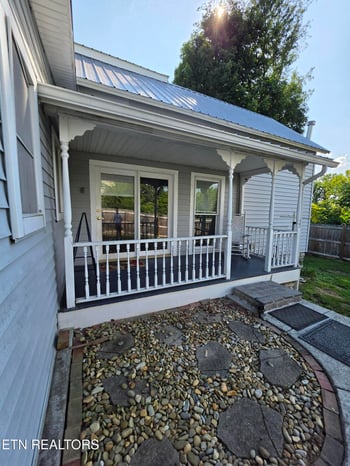 702 Clinton St, Harriman, TN 37748