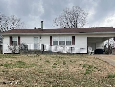 702 E Madison Ave, Athens, TN 37303