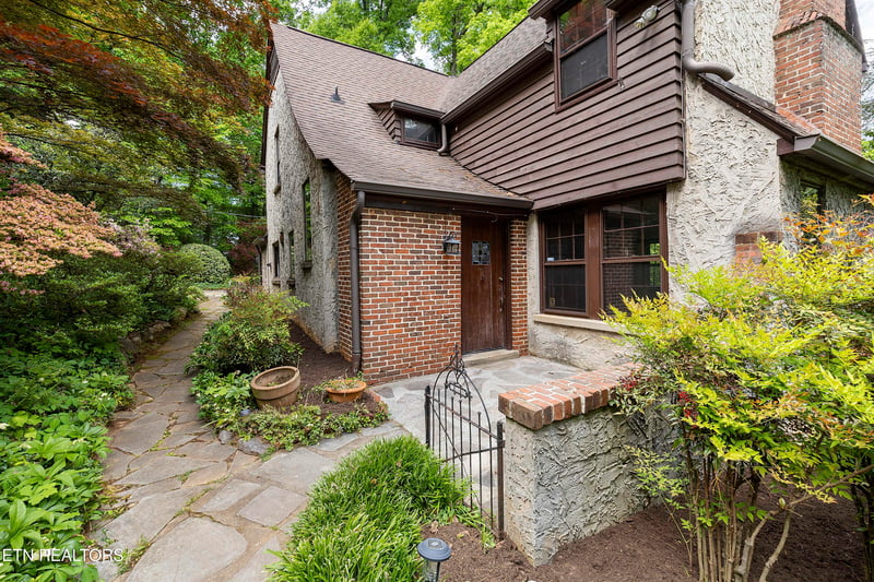 702 Forest Hills Blvd, Knoxville, TN 37919
