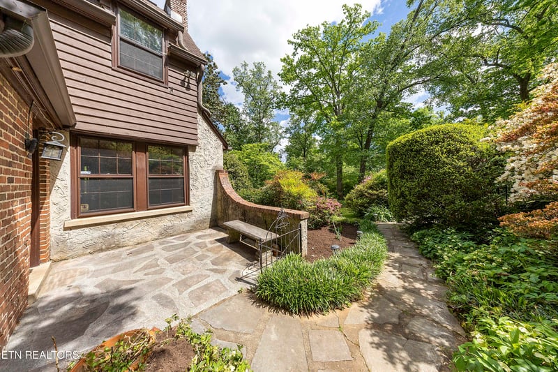 702 Forest Hills Blvd, Knoxville, TN 37919