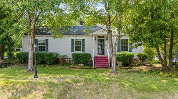 702 Meadowview Dr, Harriman, TN 37748
