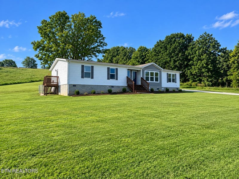 702 N Kingston Ave, Rockwood, TN 37854