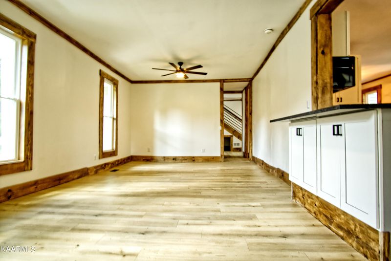 702 Unaka St, Harriman, TN 37748