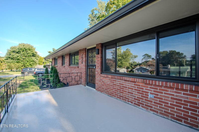 7020 Downing Dr, Knoxville, TN 37909