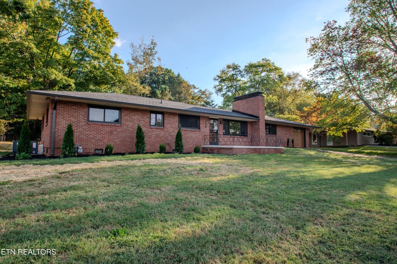 7020 Downing Dr, Knoxville, TN 37909