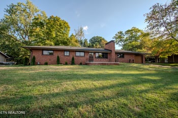 7020 Downing Dr, Knoxville, TN 37909