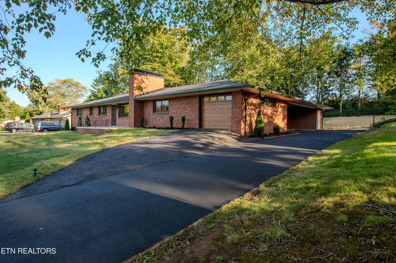 7020 Downing Dr, Knoxville, TN 37909