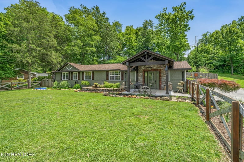 7020 Kinzalow Dr, Knoxville, TN 37909