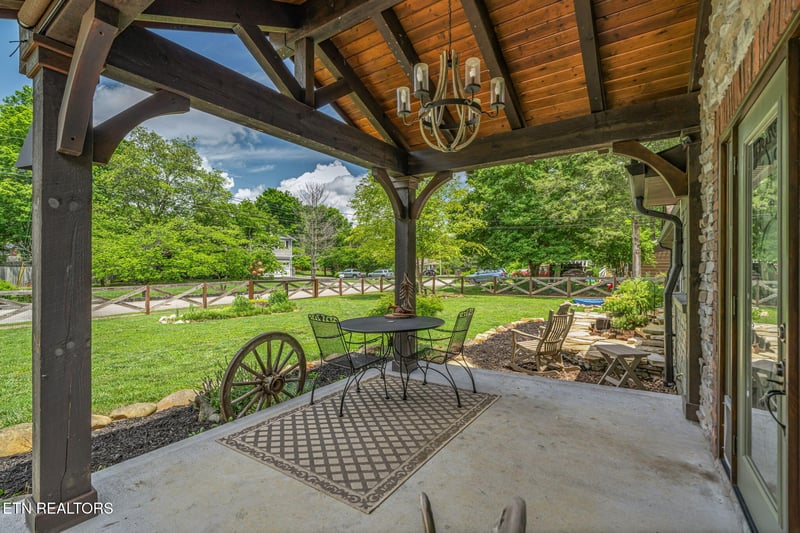 7020 Kinzalow Dr, Knoxville, TN 37909