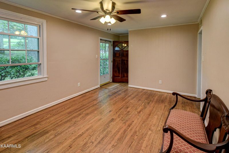 7021 Nubbin Ridge Dr, Knoxville, TN 37919