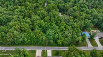 7023 Chief White Eagle Ln, Crossville, TN 38572