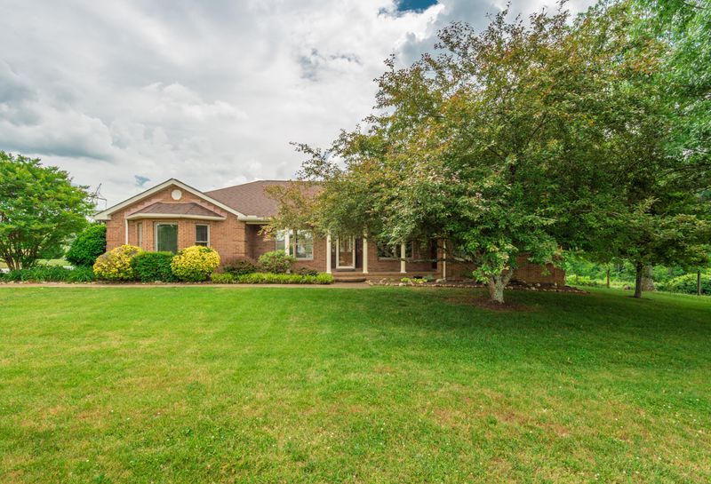7023 Fairview Rd, Corryton, TN 37721
