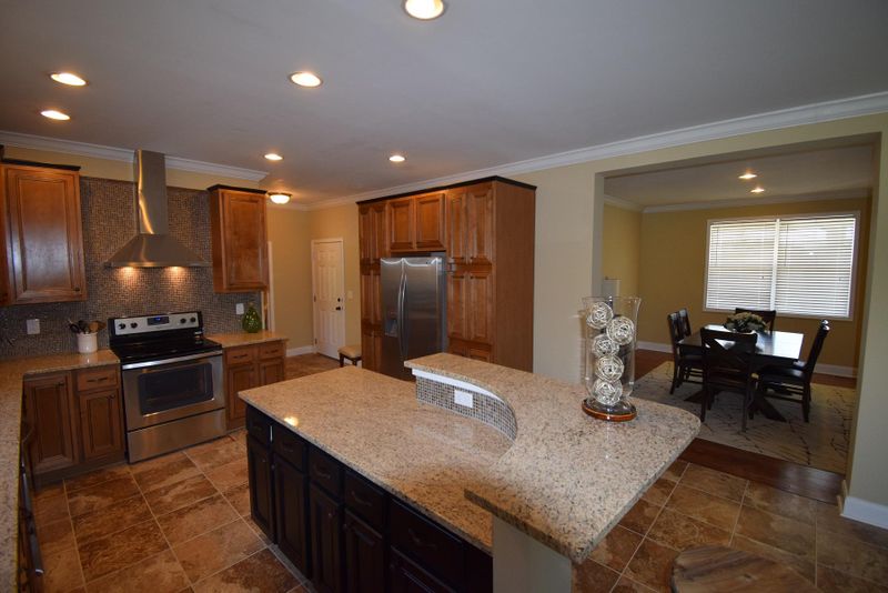 7025 Deane Hill Dr, Knoxville, TN 37919