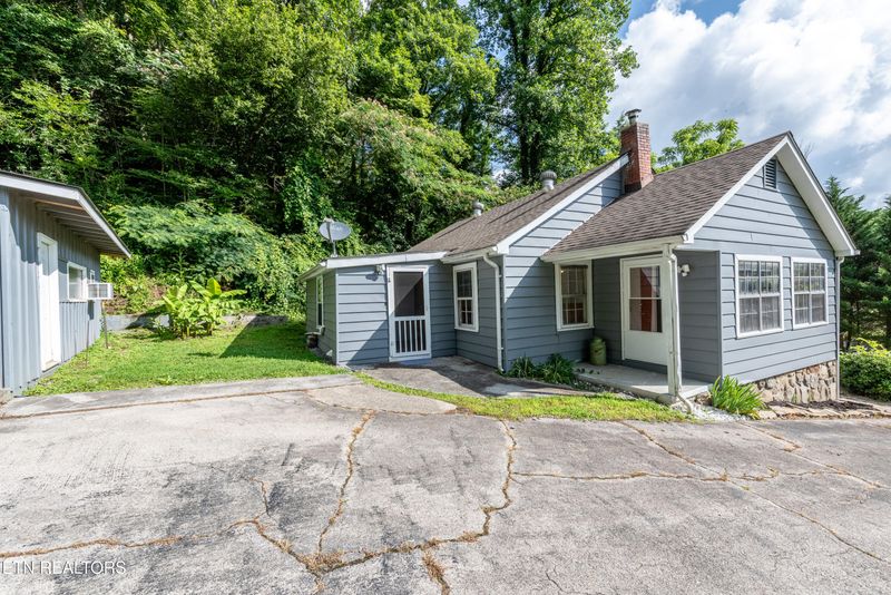 7026 Old Tuckaleechee Rd, Townsend, TN 37882