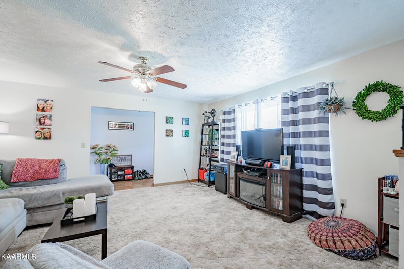 7028 Town Creek Road East, Lenoir City, TN 37772