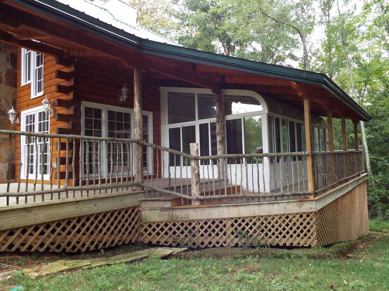 703 Burrville Rd, Sunbright, TN 37872