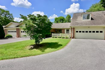 703 Dundee Dr, Maryville, TN 37803