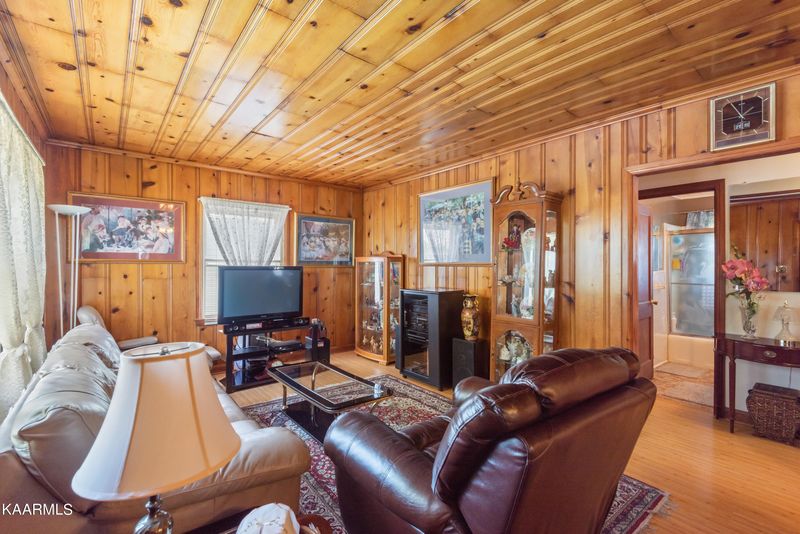 703 E Emerald Ave, Knoxville, TN 37917