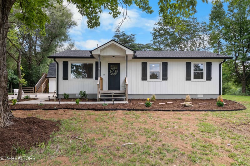 703 Little Dogwood Rd, Kingston, TN 37763