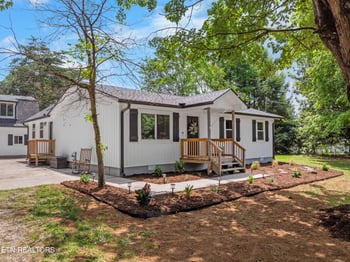 703 Little Dogwood Rd, Kingston, TN 37763