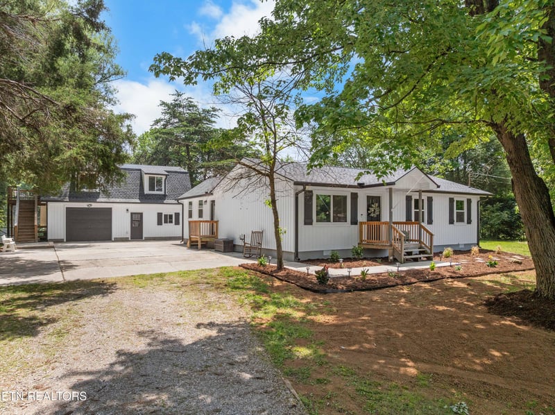 703 Little Dogwood Rd, Kingston, TN 37763