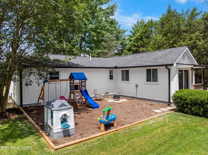 703 Little Dogwood Rd, Kingston, TN 37763