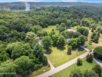 703 Little Dogwood Rd, Kingston, TN 37763