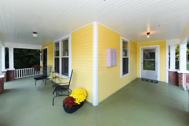 703 Mountain View Ave, Maryville, TN 37803