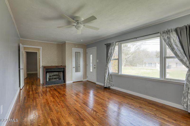 703 Scenic Dr, Kingston, TN 37763