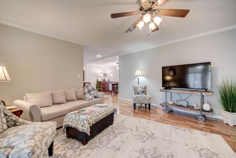 703 Timbercrest Dr, Clinton, TN 37716