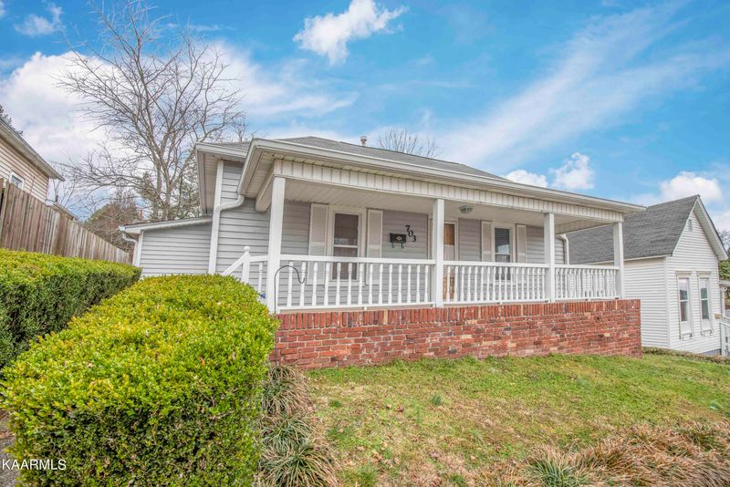 703 W Second Ave, Lenoir City, TN 37771