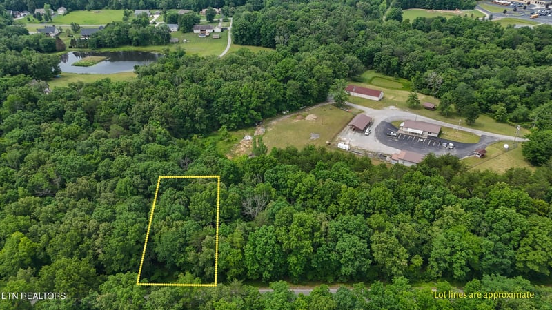 7030 Ute Ln, Crossville, TN 38572