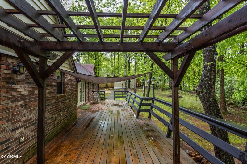 704 Ala Dr, Knoxville, TN 37920